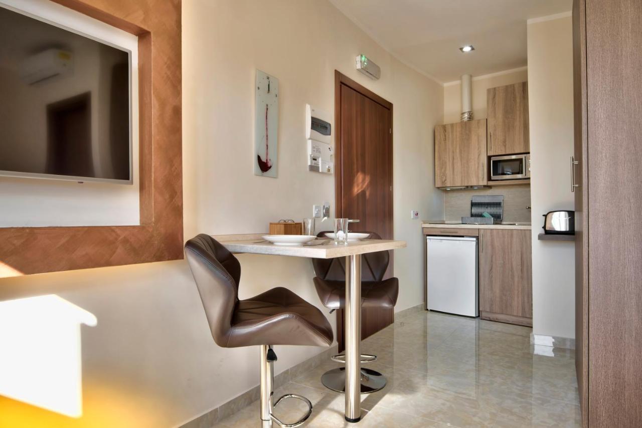 Central Suites St. Julian'S Esterno foto