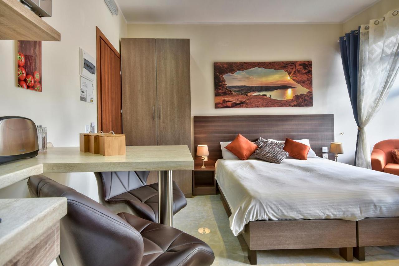 Central Suites St. Julian'S Esterno foto