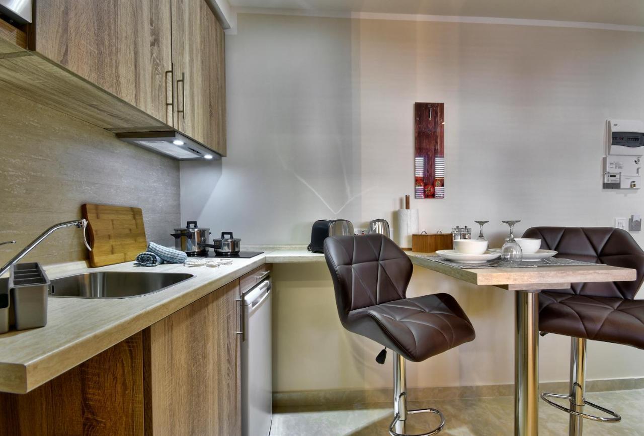 Central Suites St. Julian'S Esterno foto