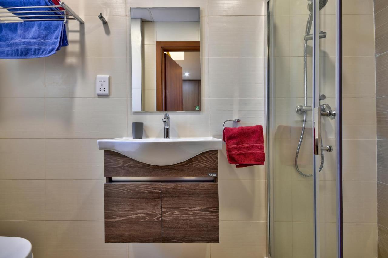 Central Suites St. Julian'S Esterno foto