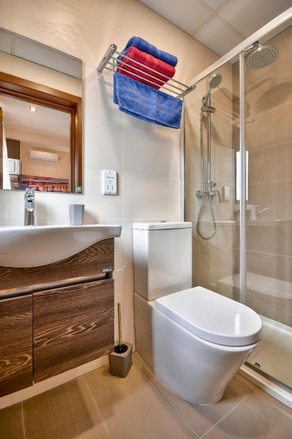 Central Suites St. Julian'S Esterno foto