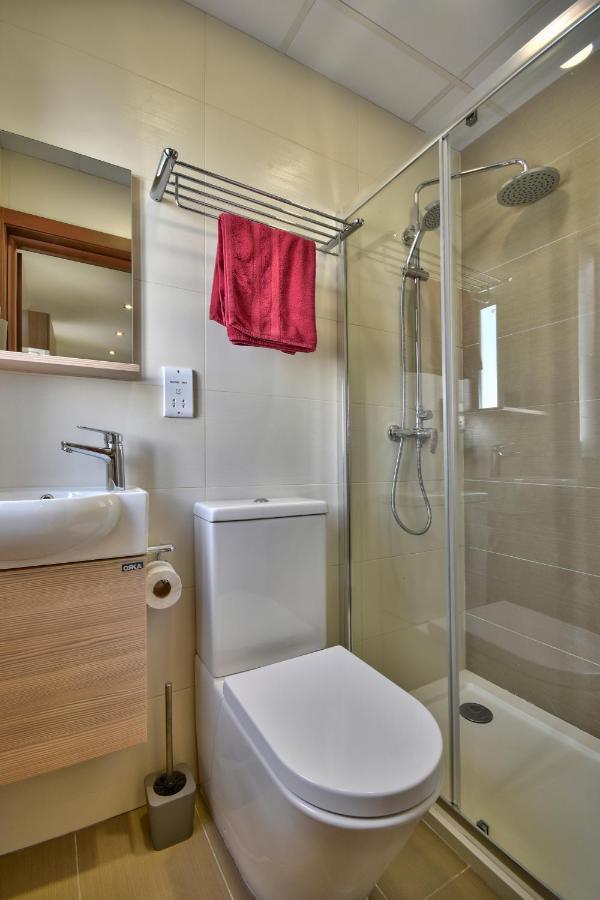 Central Suites St. Julian'S Esterno foto