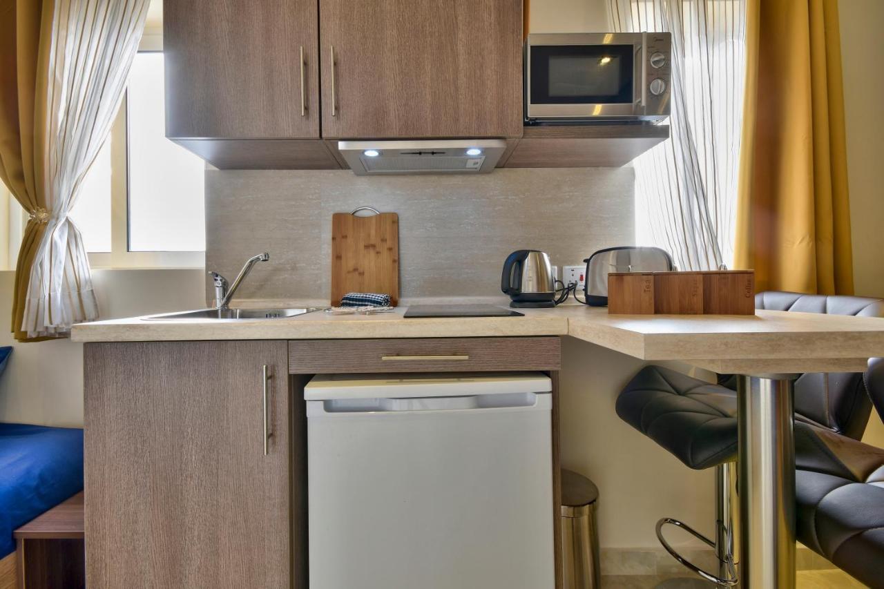 Central Suites St. Julian'S Esterno foto