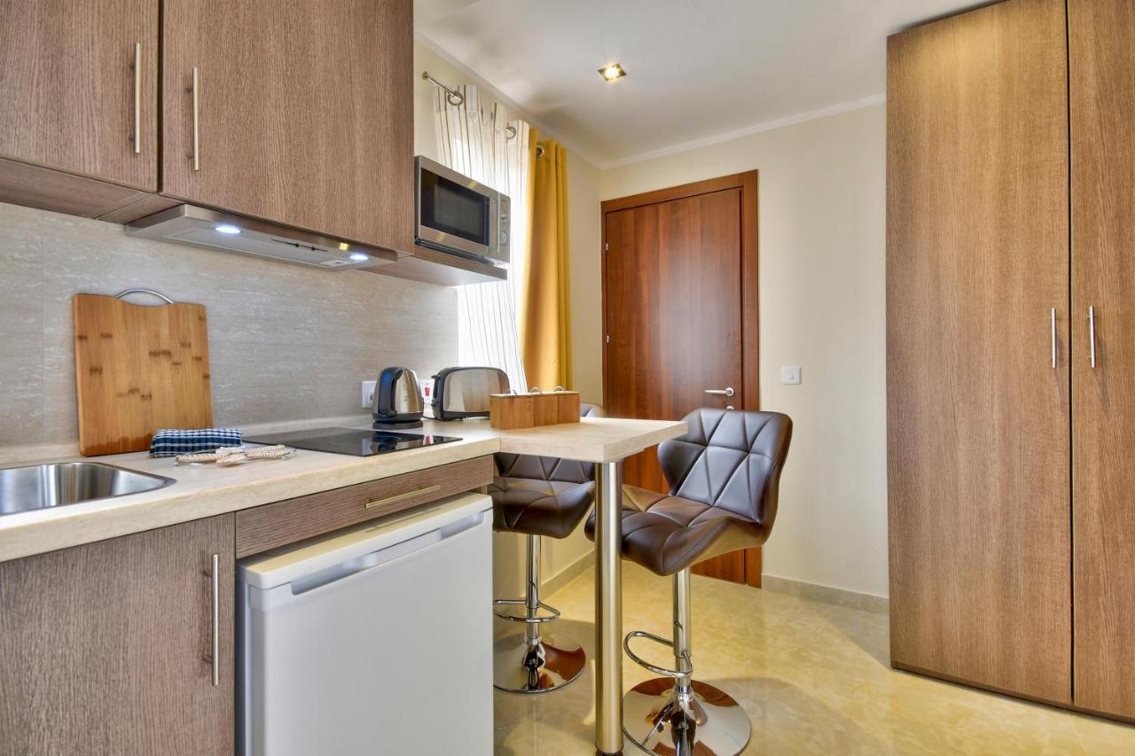 Central Suites St. Julian'S Esterno foto