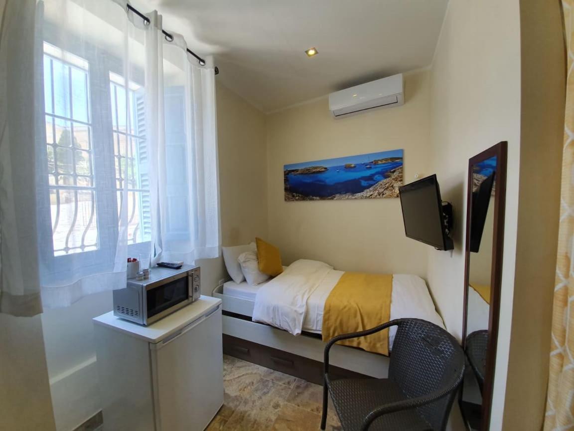 Central Suites St. Julian'S Esterno foto